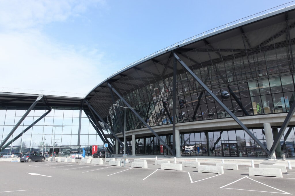 Top 12 aeropuertos en Francia: Guía esencial para viajeros 4